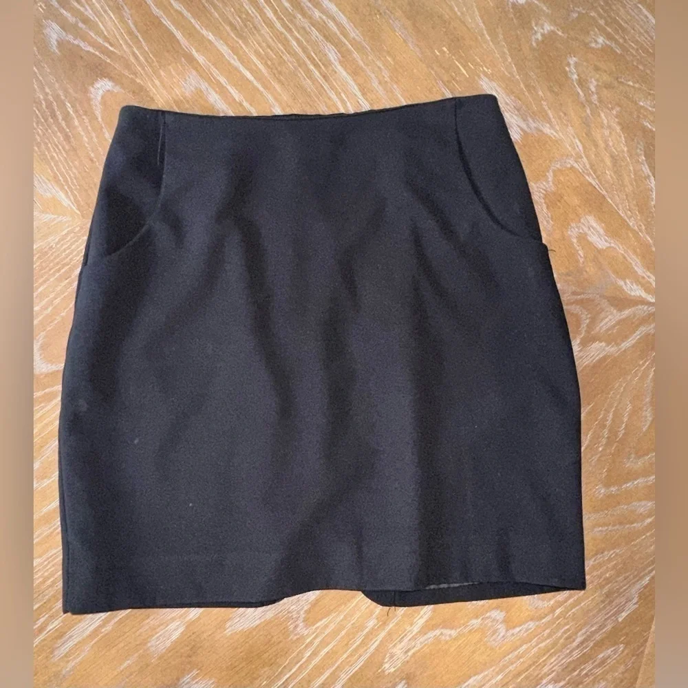 H&M Short Black Polyester Skirt - Size 12